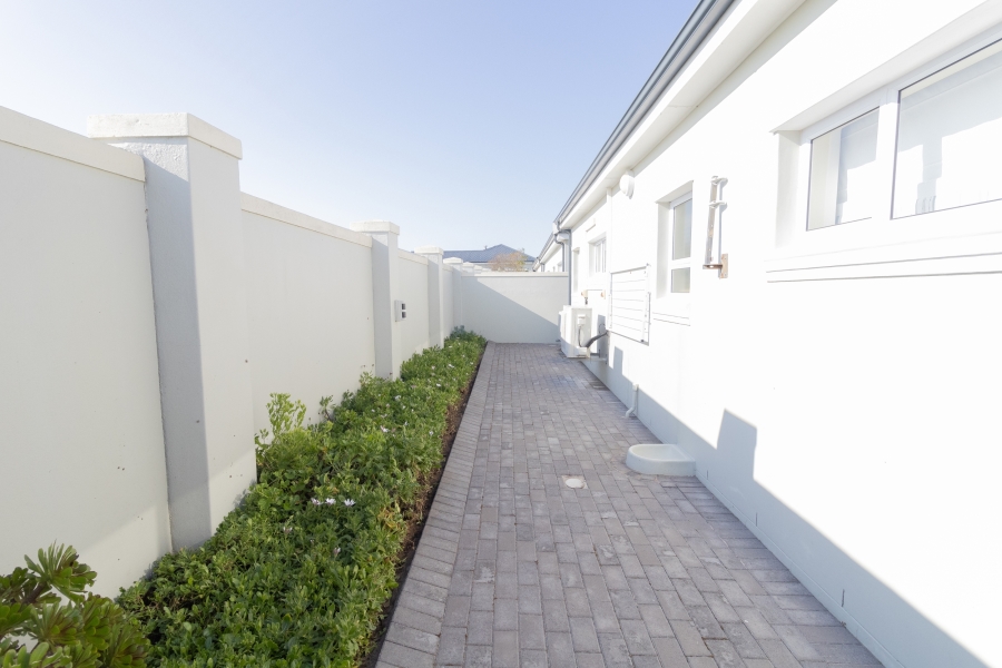 2 Bedroom Property for Sale in Yzerfontein Western Cape